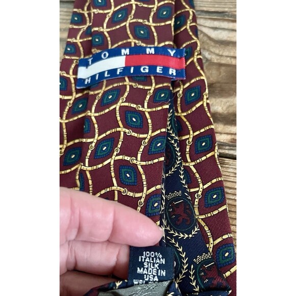 VTG Y2K Tommy Hilfiger Crest Logo Designer Geometric Silk Mens Necktie Tie Prep - Picture 3 of 3